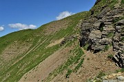 59 Salendo dal Passo di Valsanguigno-W in vetta al Pizzo Farno, qui in treverso a sx 